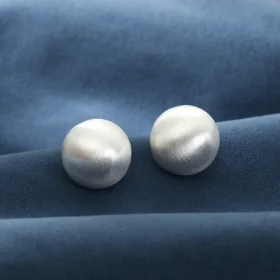 أقراط معدنية رائعة مصقولة على شكل كرة بلوري أقراط أذن عالية الإحساس بسيطة ومزاجية تناسب جميع الأعمار