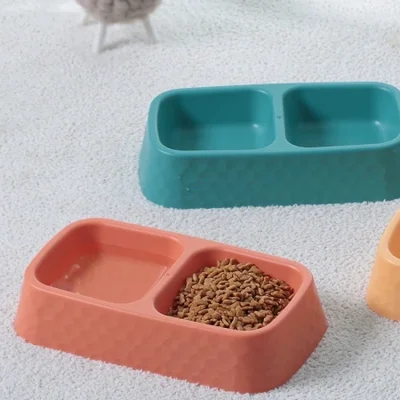 Customized pet supplies: pet bowls and basins, cute cat and dog bowls, compartmented solid-color bowls, multi-color mixed cat and dog food bowls in stock