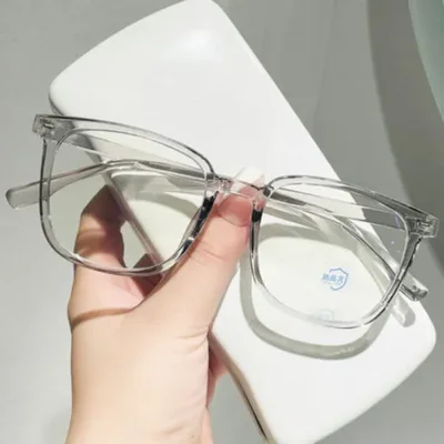 نظارات جديدة مضادة للضوء الأزرق بالجملة، نظارات خفيفة مسطحة بإطار مربع للرجال، عصرية ورجعية للسيدات، نفس نمط النظارات الشائعة في Xiaohongshu