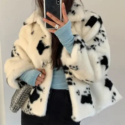 2020 autumn and winter new faux mink fur coat, women's short fur top, black and white fur coat, one-piece consignment