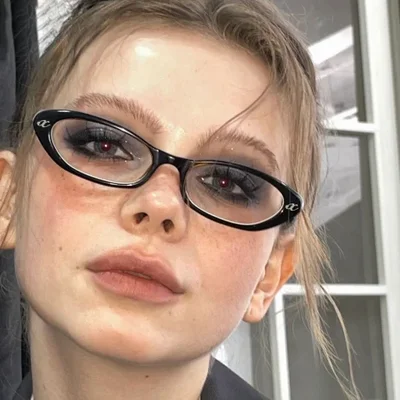 Retro and fashionable TR triangular slender cat-eye glasses for high myopia, new in 2025