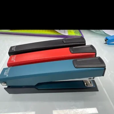 دباسة Kedeyou الذهبية ذات القدم المزدوجة، دباسة كبيرة، ملزمة للاستعمال مرة واحدة، لوازم مكتبية مريحة ومتينة