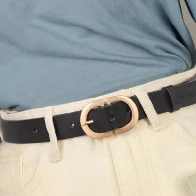 الحزام العصري والعصري للنساء بأسلوب بسيط ومتعدد الاستخدامات. 