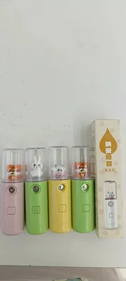 The water replenishing device comes in three colors: yellow, pink and green. It automatically sprays and is handheld. It can be carried in a bag for easy portability and can replenish water