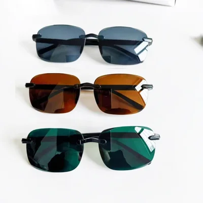 【 Zone 3-13 】8013 sunglasses: 40 yuan per box, 1200 yuan per piece. New 8013 sunglasses, UV protection, fashionable sunshade, durable sunglasses, wholesale for 2 yuan