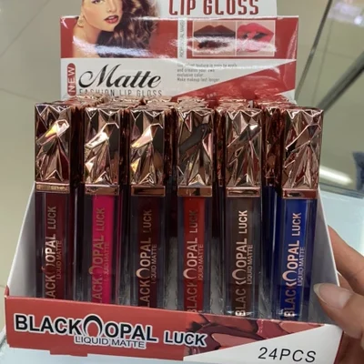 8062 Lip Gloss with Carved Patterns, fashionable whitening, versatile makeup lipstick Lip gloss 2