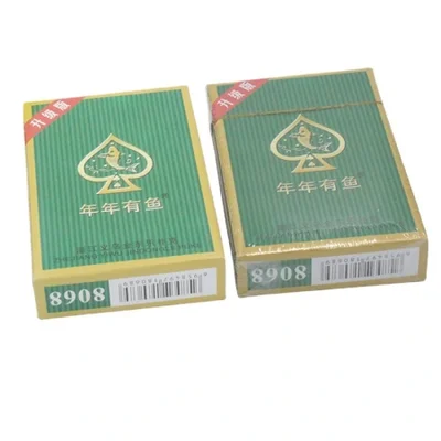 تحتوي بطاقات البوكر على أسماك كل عام.