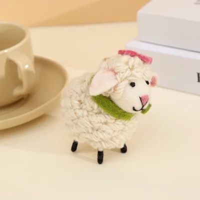 المعلقات المصنوعة يدويًا من صوف الأغنام الصغيرة، وحقائب الأغنام، والألعاب القطيفة، وسلاسل مفاتيح السيارة، والدمى، والهدايا، والحرف اليدوية اللطيفة والممتعة