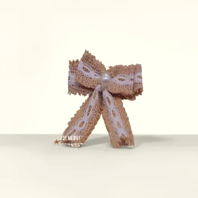 ربطة عنق من الدانتيل، مشبك طوق، أغطية رأس للتخرج، شاش، فيونكة كبيرة