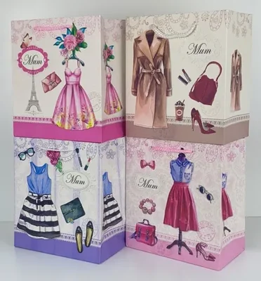 Hot-selling fashionable women's gift bags, handbags, best-selling women's horizontal bags, gift bags, ordinary printed white card paper