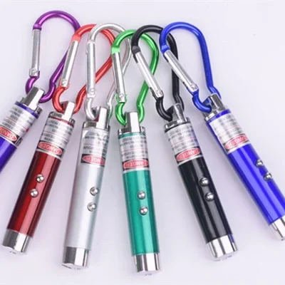 توريد مباشر من المصنع لإبزيم معدني، ومصباح يدوي، وكاشف الأوراق النقدية بالليزر، ومصباح ليزر ثلاثة في واحد، والأشعة تحت الحمراء، وإمدادات متجر بقيمة يوانين بالجملة