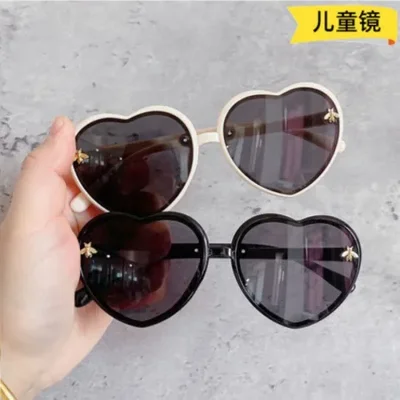 Flash Pink Children's cartoon new little bee sunglasses, cute girls' glasses, heart-shaped sunglasses, cool and trendy