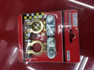 قطع غيار السيارات: بطاقة حمراء مشبك البطارية، مشبك البطارية مطلي بالذهب مع الفضة، اللون النحاسي، سبائك النحاس بالكامل