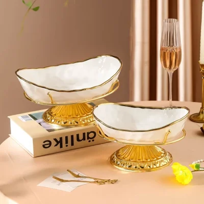 A light luxury Nordic-style ceramic ingoted fruit plate for home living room, creative decoration and display of snack fruit plates