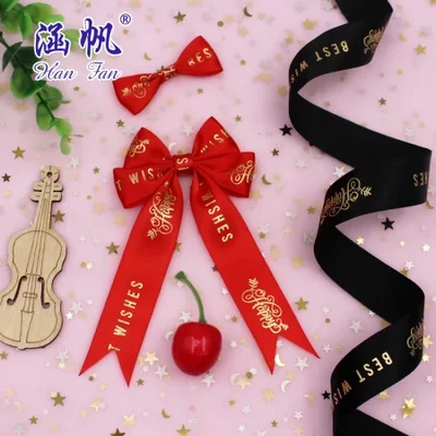 القوس الأحمر، الشريط، المعلقات العقدة الصينية، المقاطع، عناصر الديكور الاحتفالية لعيد الربيع