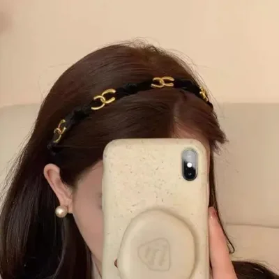 A retro French high-end letter-velvet hairband for women's autumn and winter, a narrow bezel Kaixuan door headband