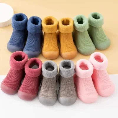 Baby walking shoes for autumn and winter, thickened with fleece, soft-soled and anti-slip, pure cotton floor socks for warmth