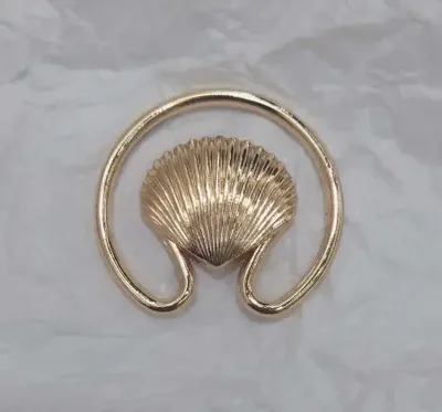 أزرار رائعة لملابس السباحة على شكل صدفة، قطعة عصرية يجب اقتناؤها لقضاء عطلة على شاطئ البحر