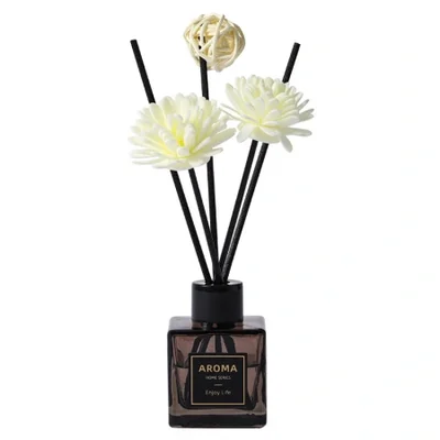 زجاجات مربعة صغيرة رمادية من الزيوت العطرية العطرية عديمة اللهب لغرف النوم وغرف المعيشة، وزخارف العلاج العطري، ومصنع العطور المنزلية بالجملة